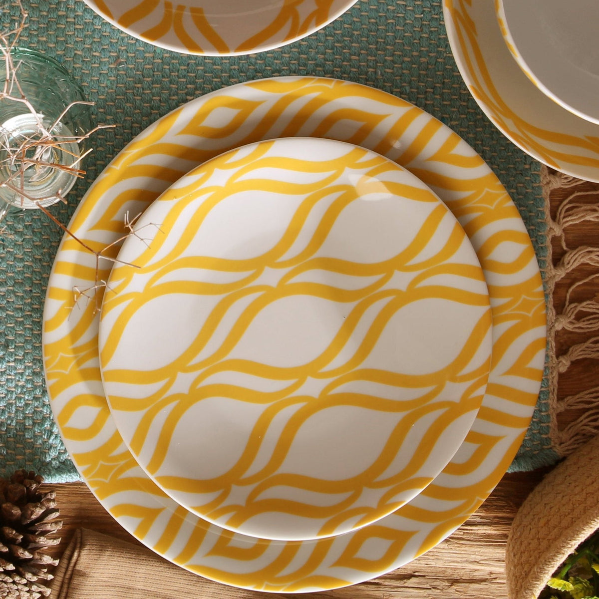 Yuli dinner set 24 porcelain plates – طقم عشاء بورسلين، 24 طبقًا
