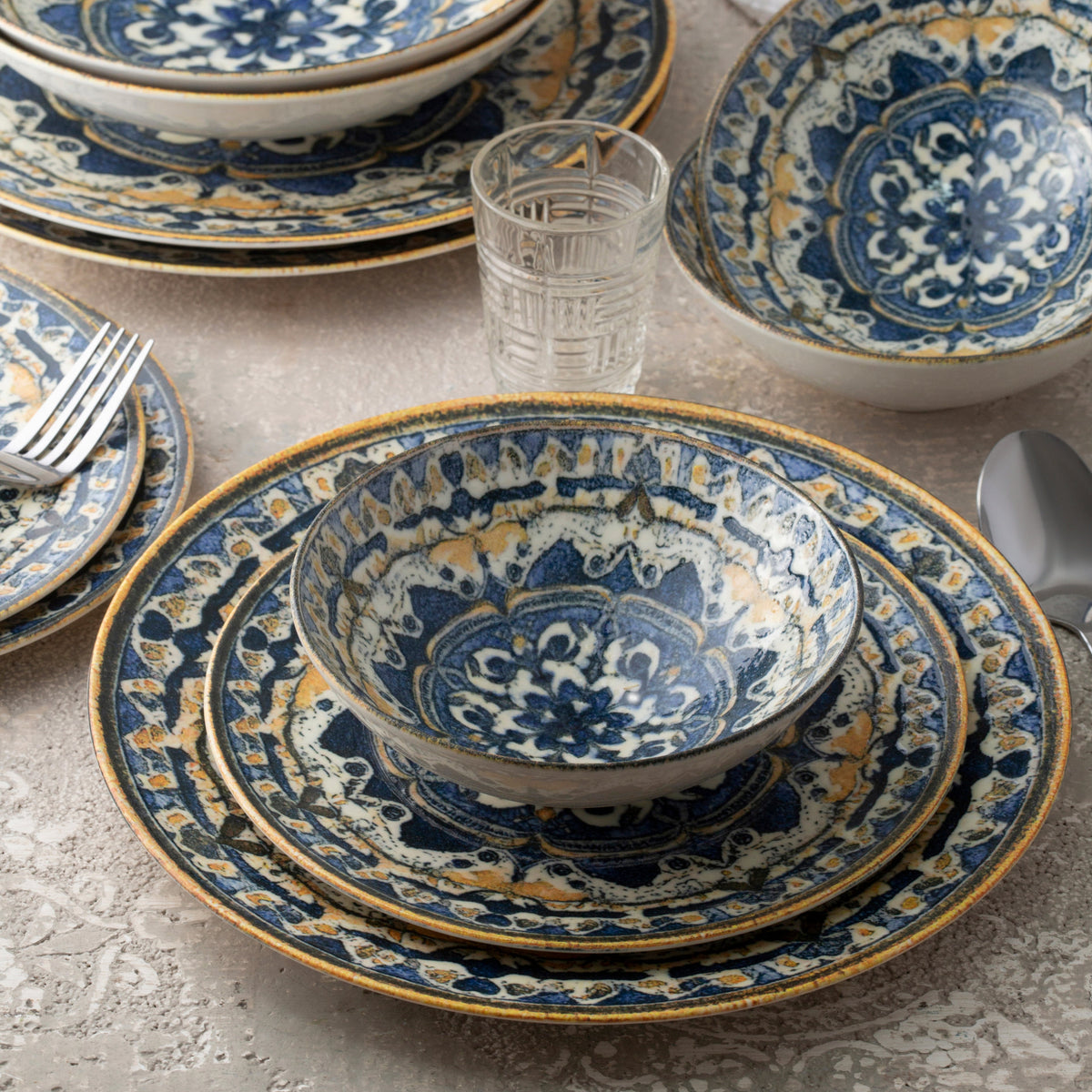 Otantik Dinner Set of 24 Porcelain Plates