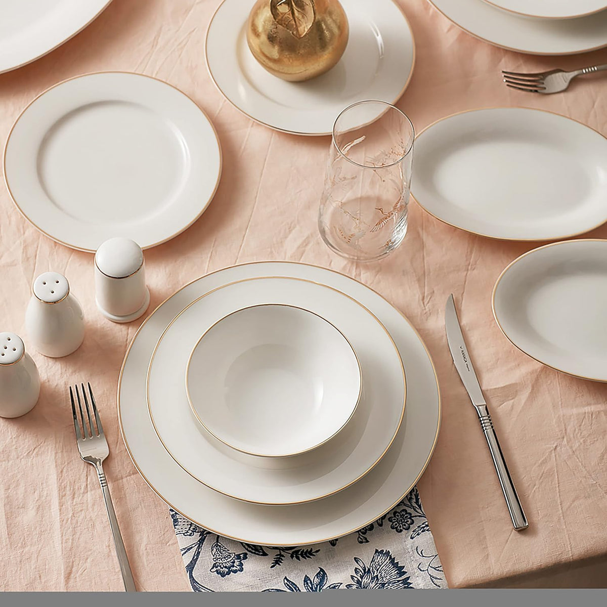 Clasee Porcelain Dinner Set of 32 Plates – طقم عشاء بورسلين، 32 طبقًا