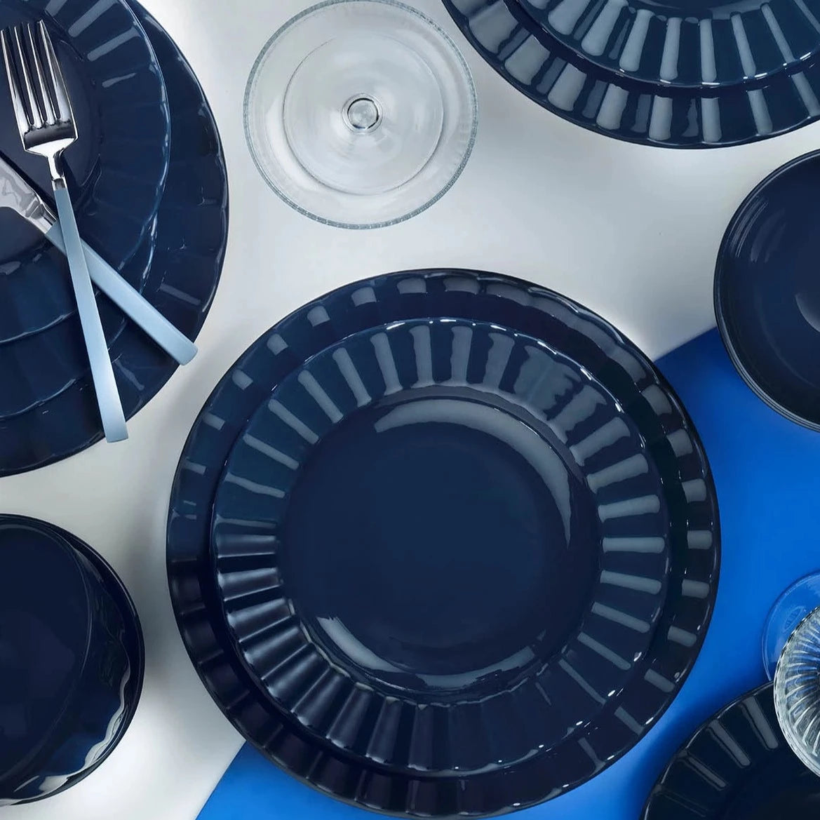 Turkmun Navy-Blue Dinner set of 24 pieces – طقم عشاء باللون الأزرق الداكن، 24 قطعة