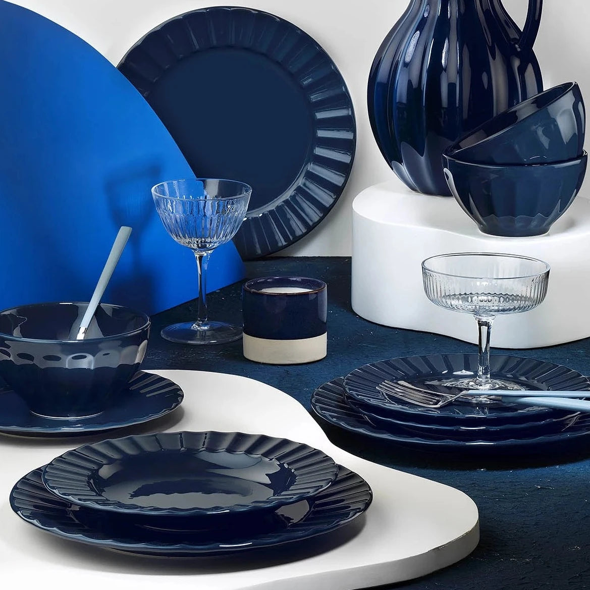 Turkmun Navy-Blue Dinner set of 24 pieces – طقم عشاء باللون الأزرق الداكن، 24 قطعة