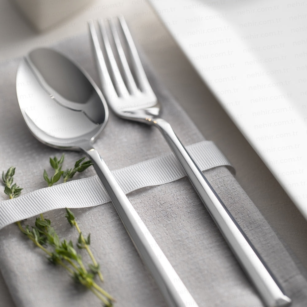 Pyrain 24 Pieces Cutlery Set