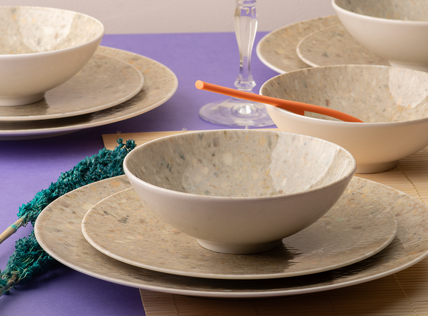 Rockum Dinner Set of 24 Porcelain Plates