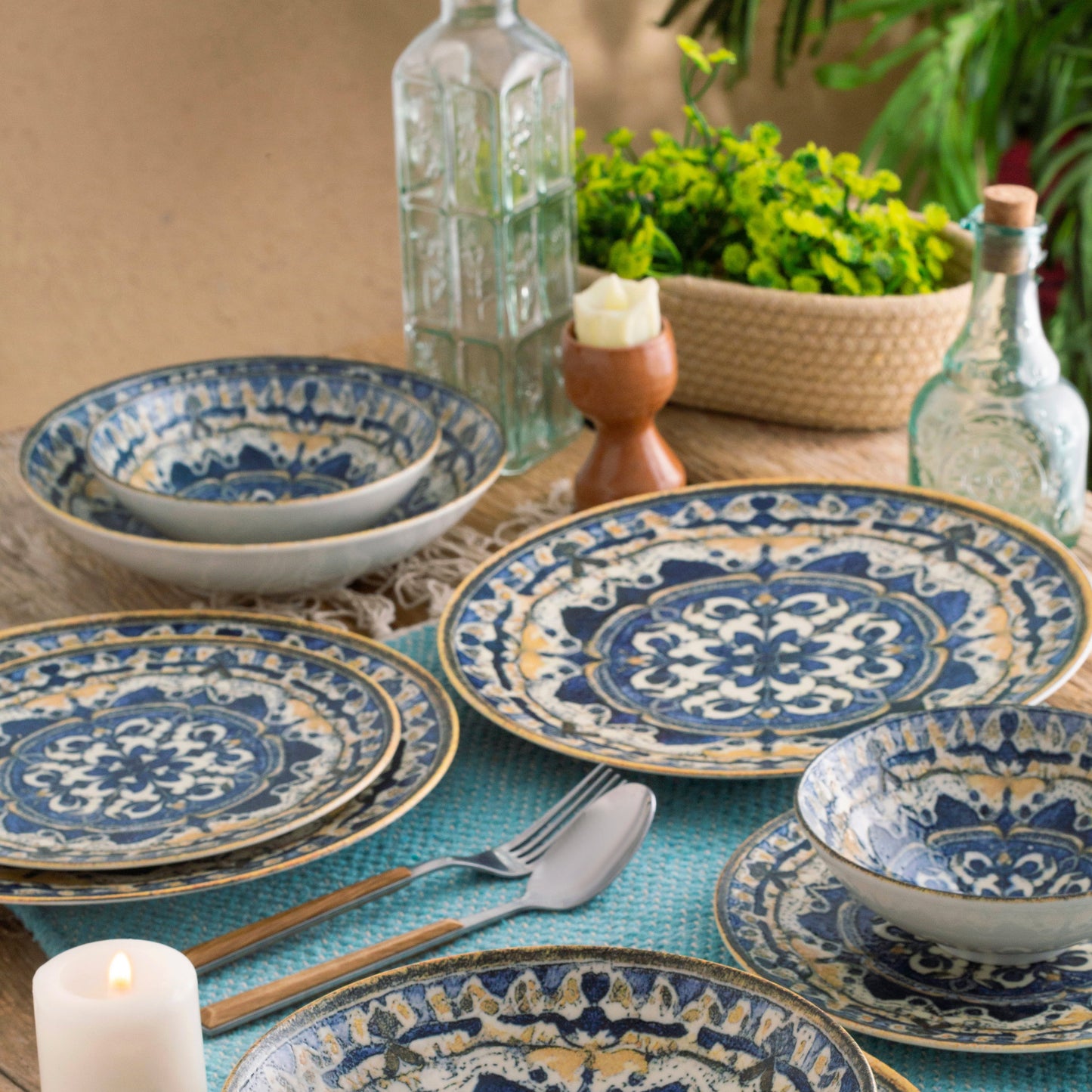 Otantik Dinner Set of 24 Porcelain Plates