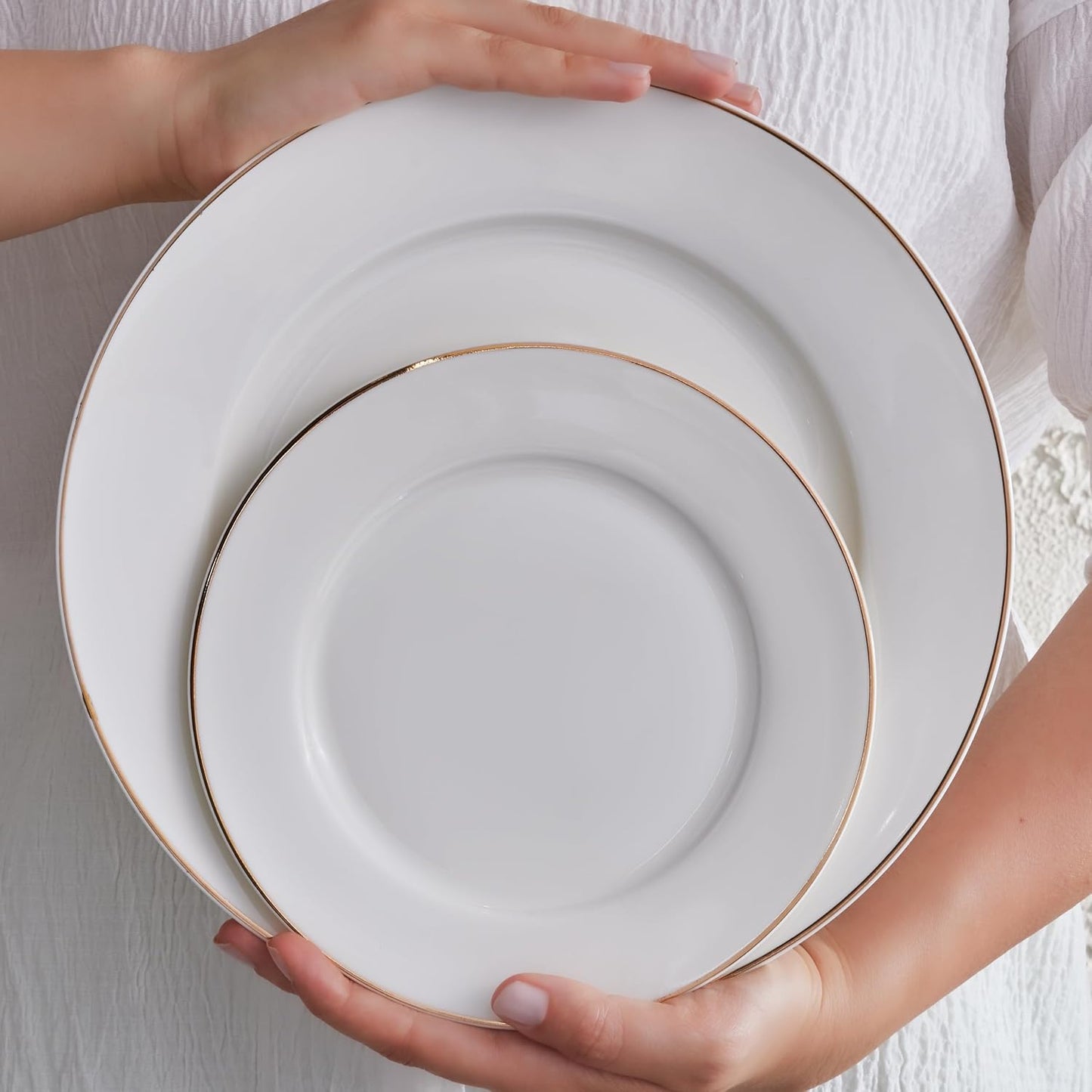 Clasee Porcelain Dinner Set of 32 Plates