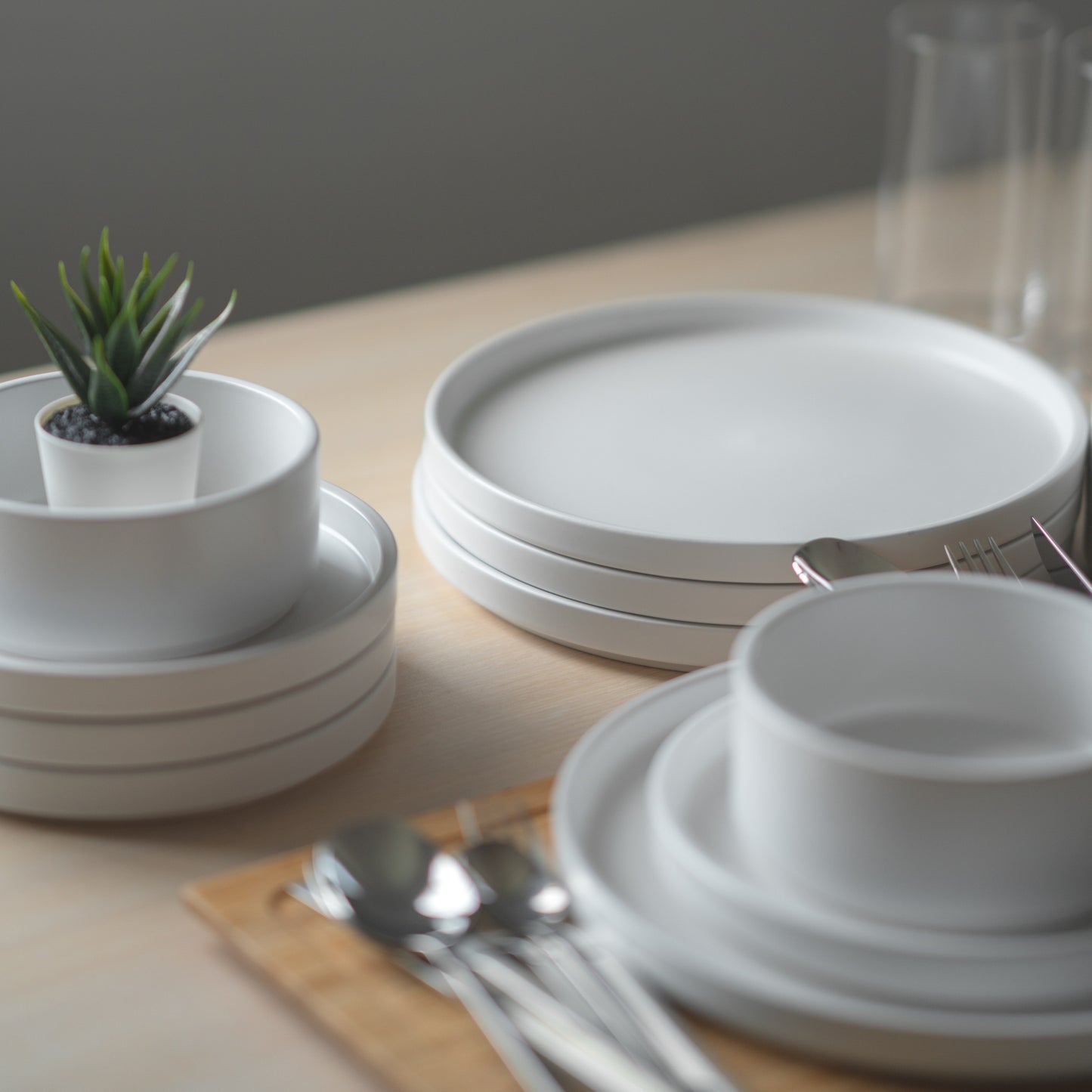 Nortic 30 Plate Modern Porcelain Dinner Set